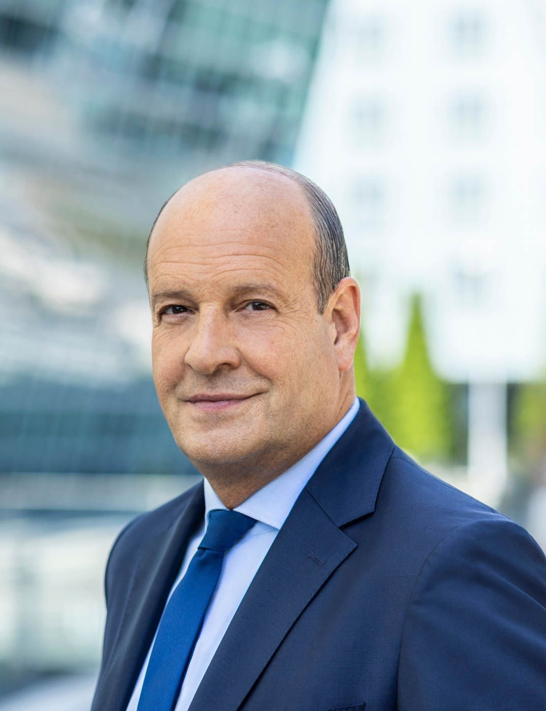 Portrait photo of Dr. Jan-Henrik Andersson, Managing Director Commercial and Security.