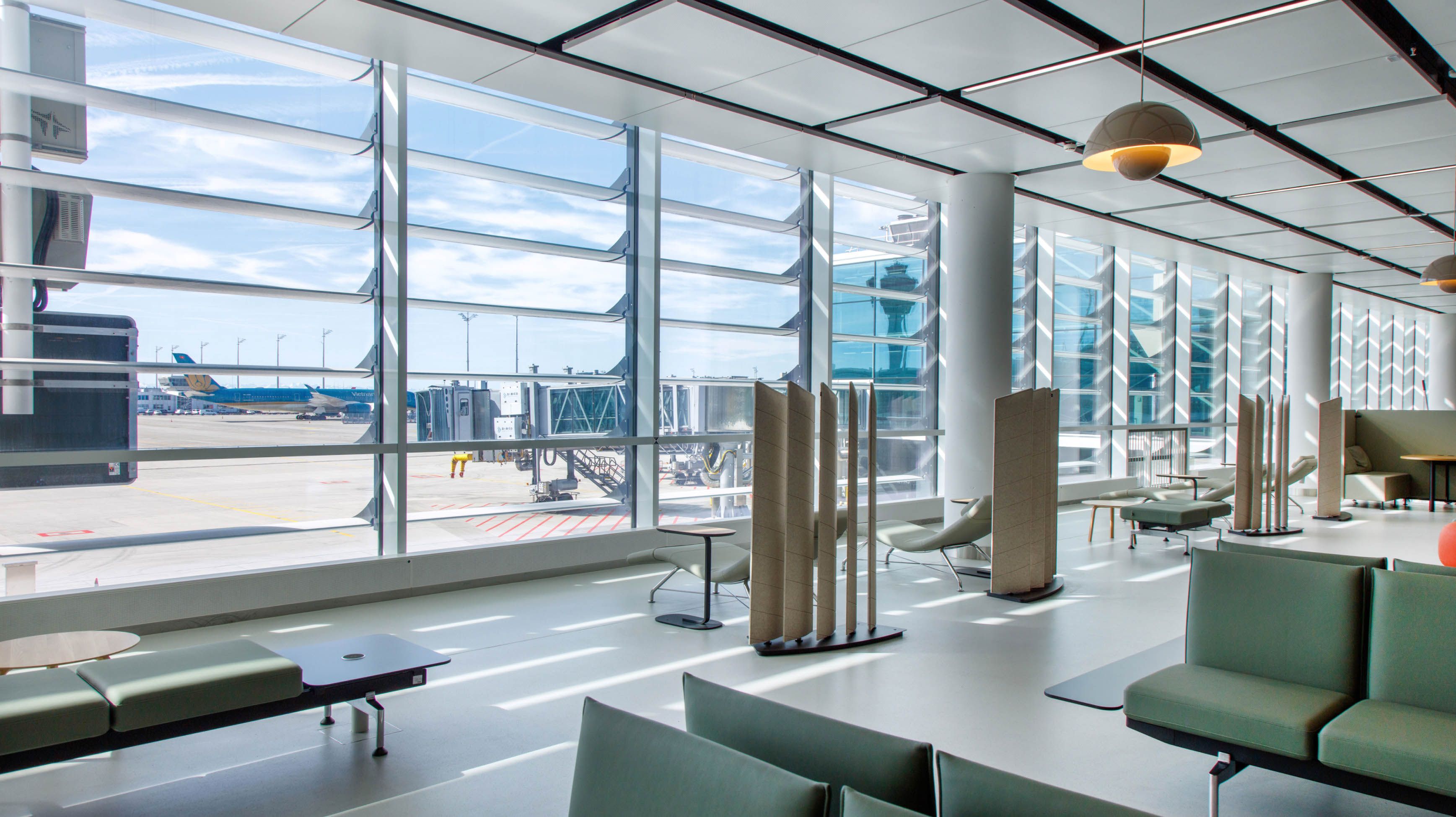 Fotogalerie Terminal 1-Pier Flughafen München: Komfortabler Wartebereich am Gate